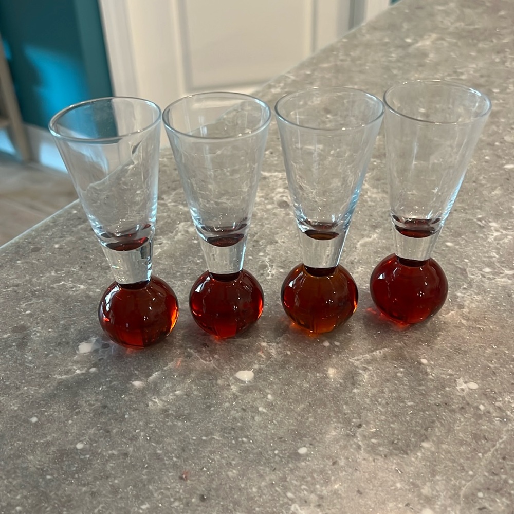 Red ball bottom shot glasses set of 4